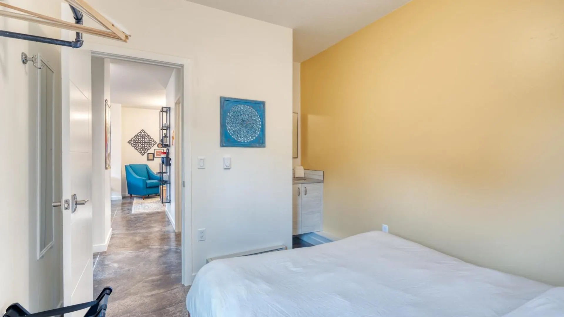 Apartment Stay Portland - The Division Street Funk Flat - 94 Walkscore