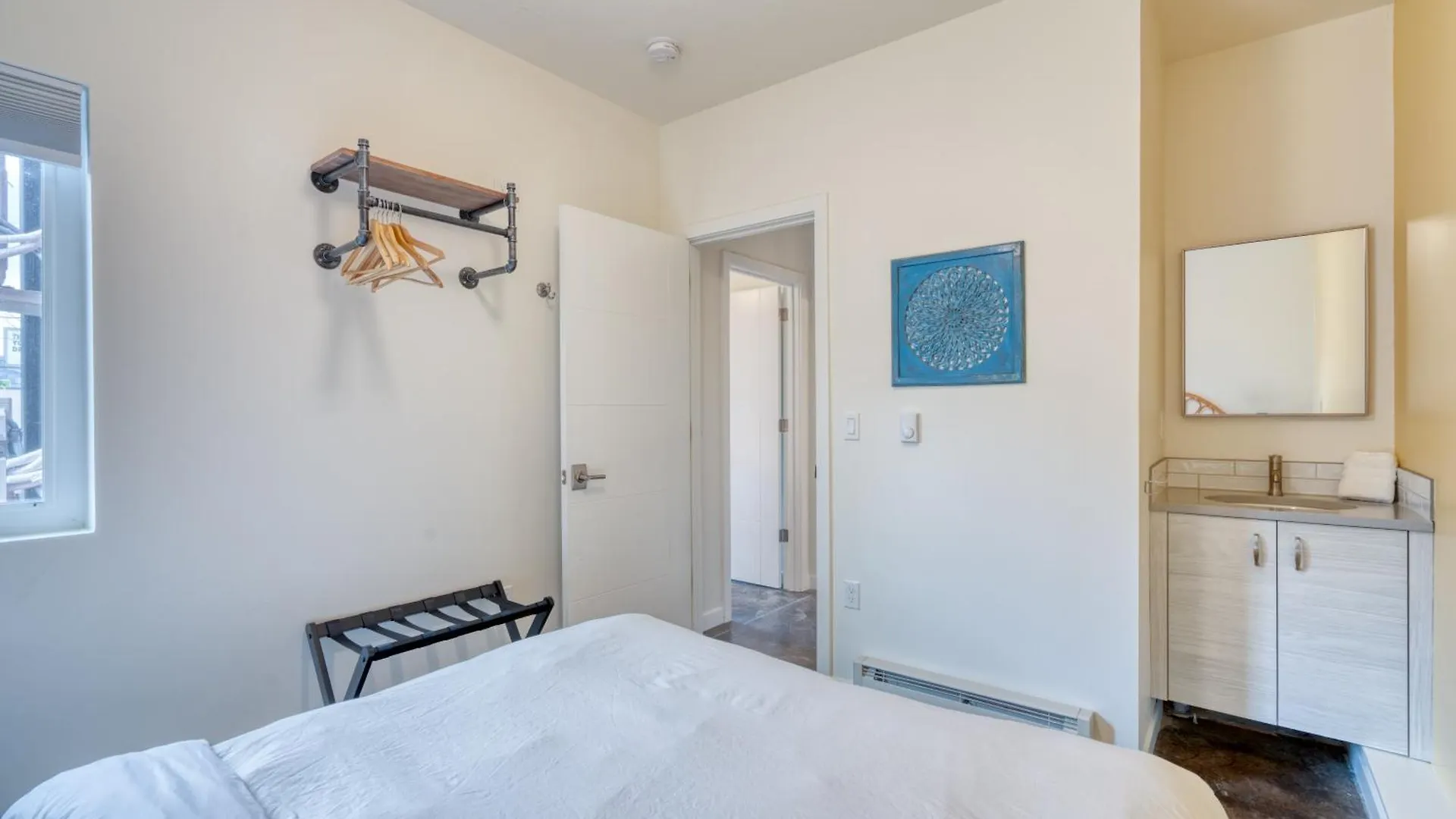 Stay Portland - The Division Street Funk Flat - 94 Walkscore United States