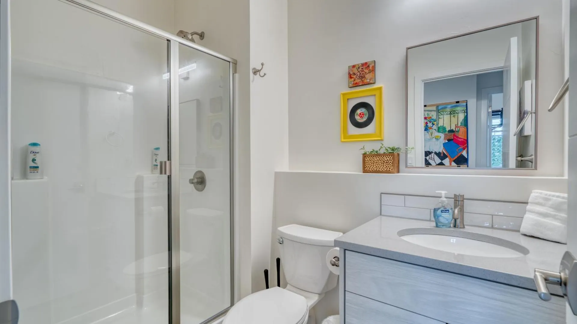 Apartment Stay Portland - The Division Street Funk Flat - 94 Walkscore