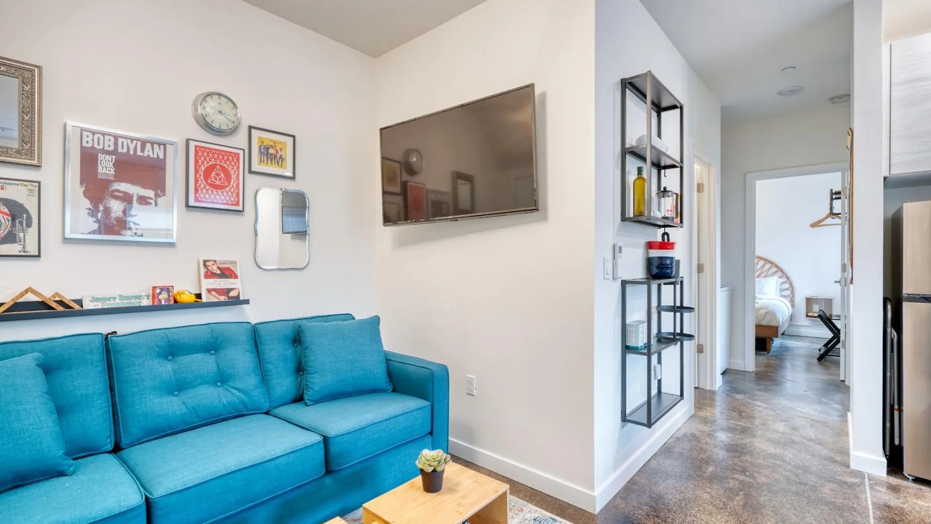 Stay Portland - The Division Street Funk Flat - 94 Walkscore United States