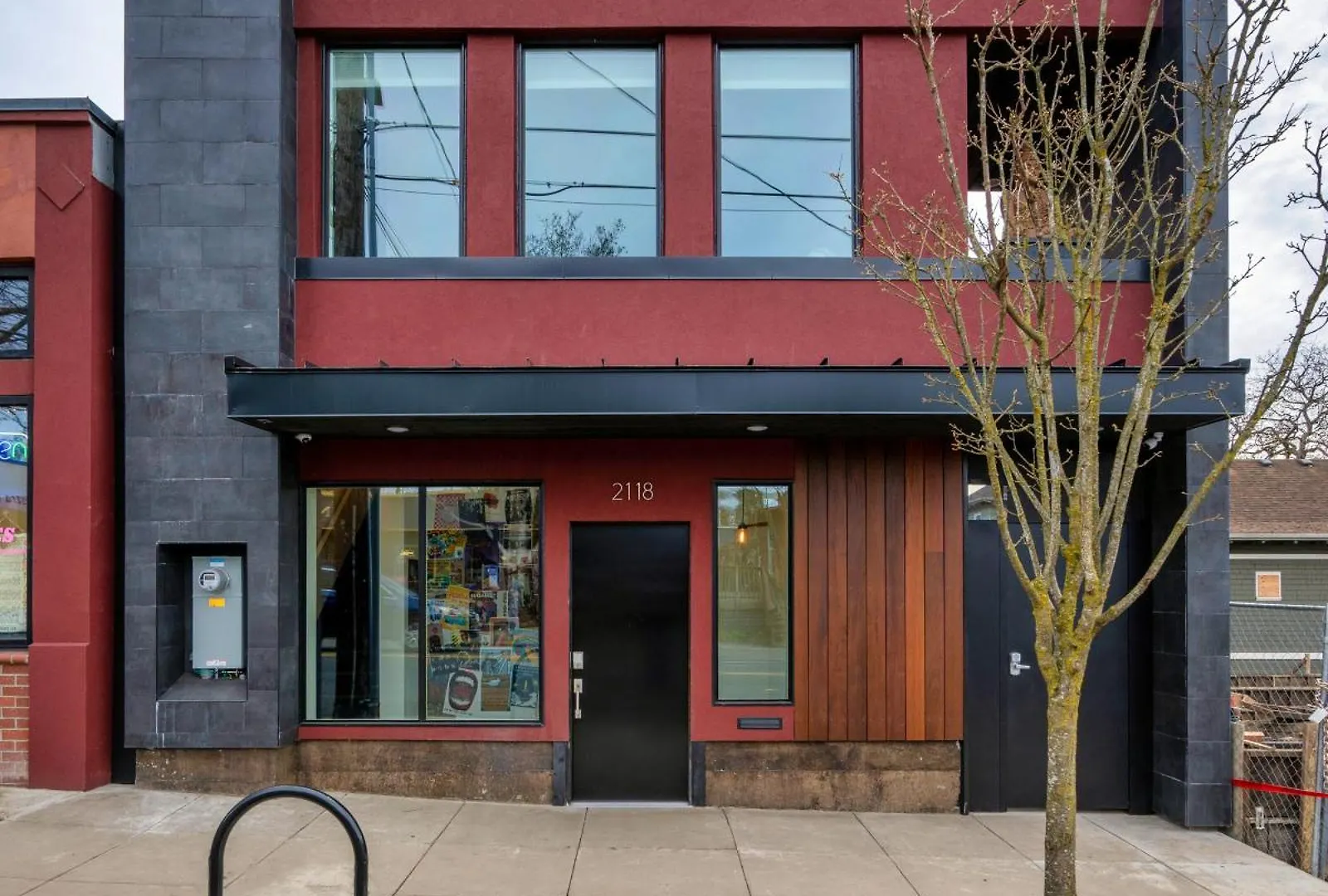 Stay Portland - The Division Street Funk Flat - 94 Walkscore Apartment
