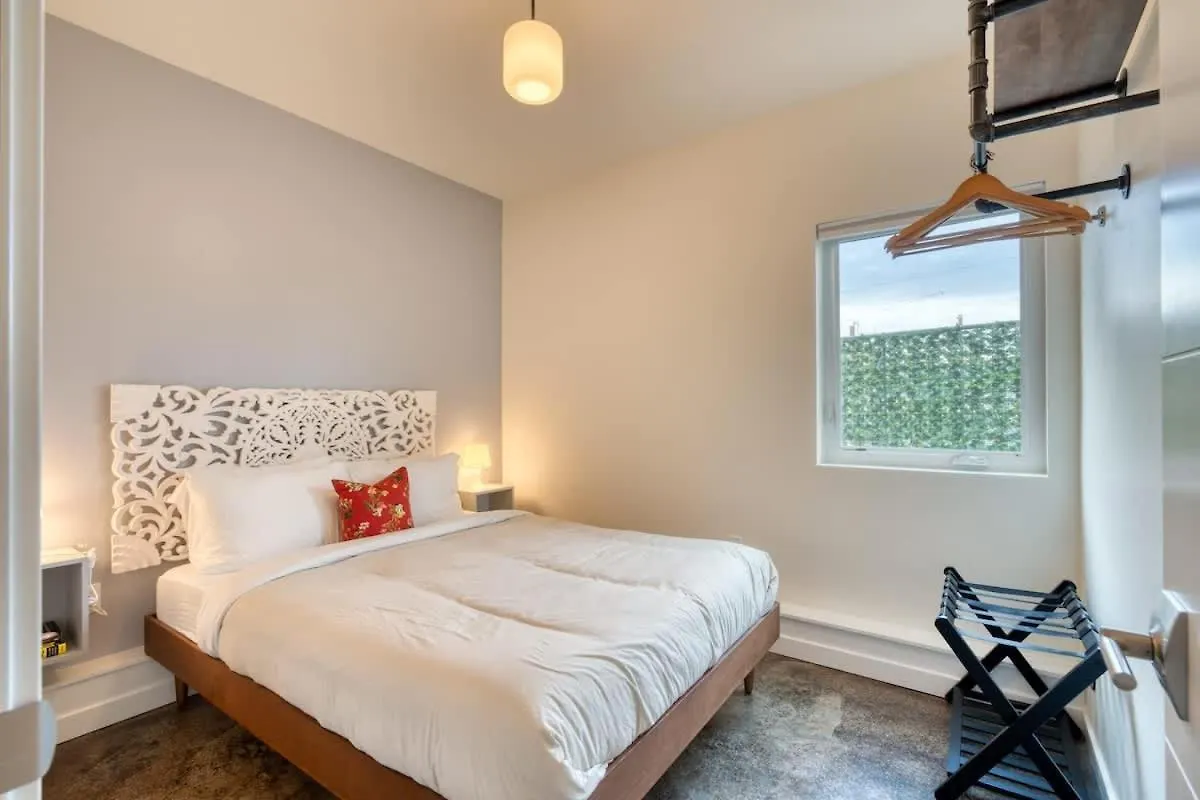 Stay Portland - The Division Street Funk Flat - 94 Walkscore