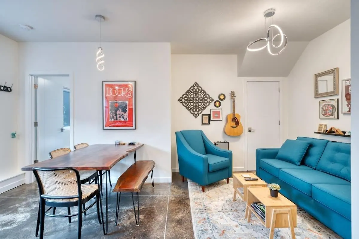 Stay Portland - The Division Street Funk Flat - 94 Walkscore United States