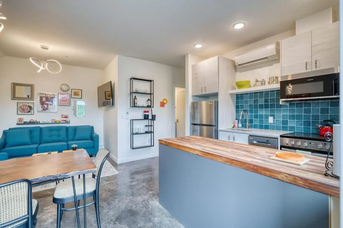 Stay Portland - The Division Street Funk Flat - 94 Walkscore 0*,  United States