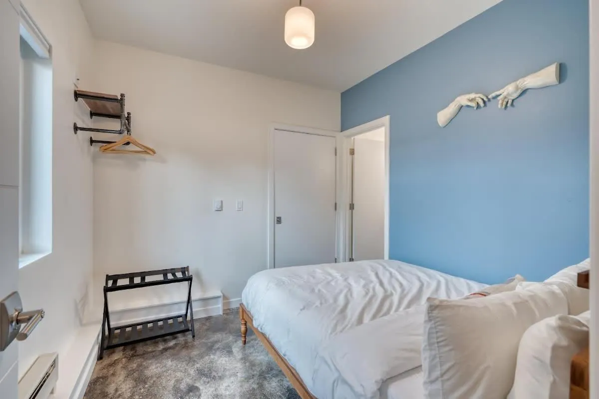 Stay Portland - The Division Street Funk Flat - 94 Walkscore